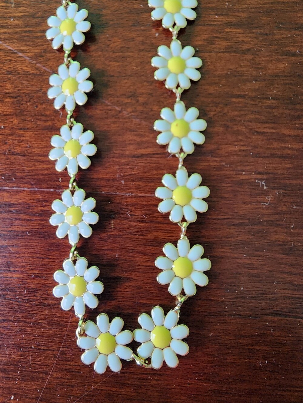 White and Yellow Daisy Necklace - Women Jewelry - Picture 7 of 9